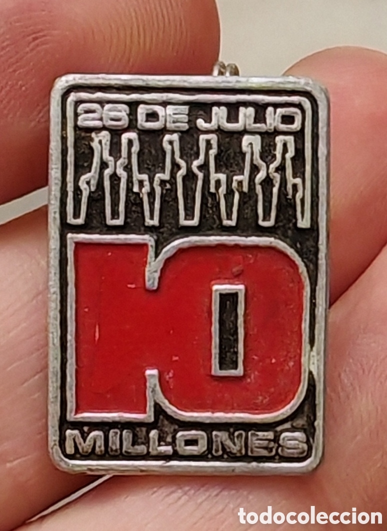 Pins de colecci&oacute;n: Pin Insignia - La Zafra, Consecuci&oacute;n de las 10 Millones de Toneladas de Az&uacute;car - Cuba 1970