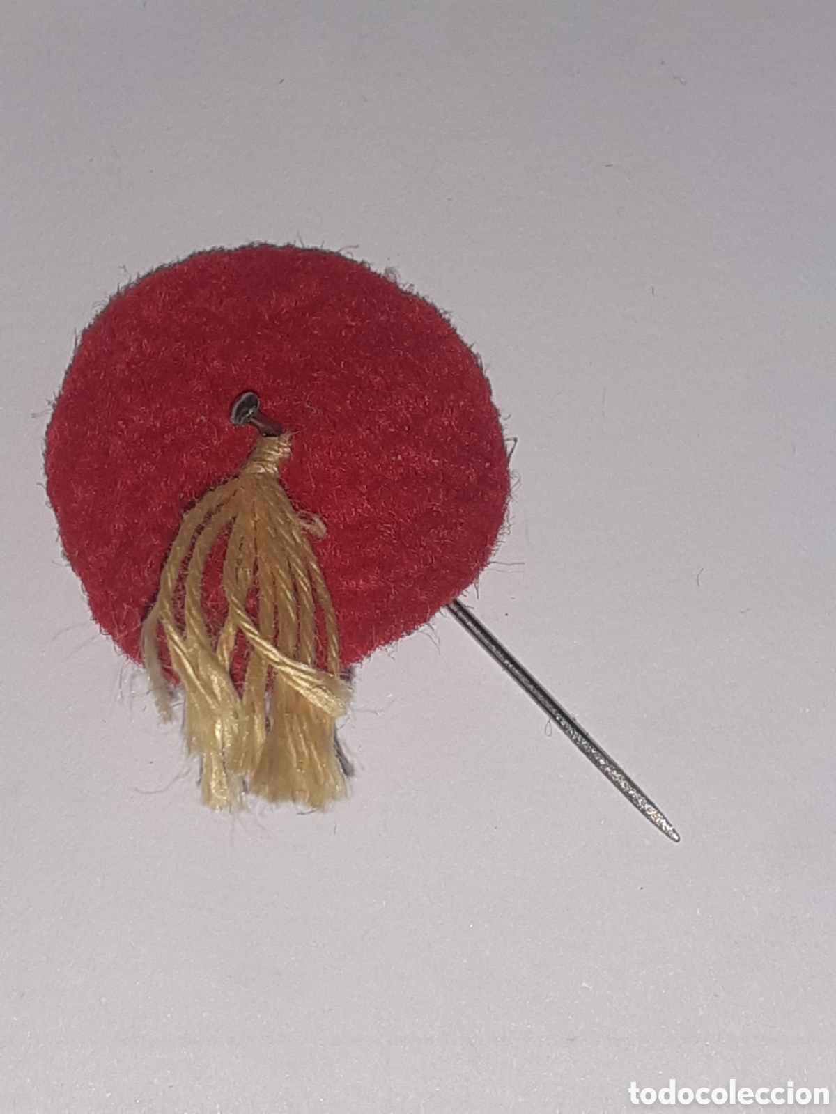 Pins de colecci&oacute;n: MUY ANTIGUO PIN BOINA CARLISTA REQUET&Eacute; EN TELA. PRIMERA MITAD S XX