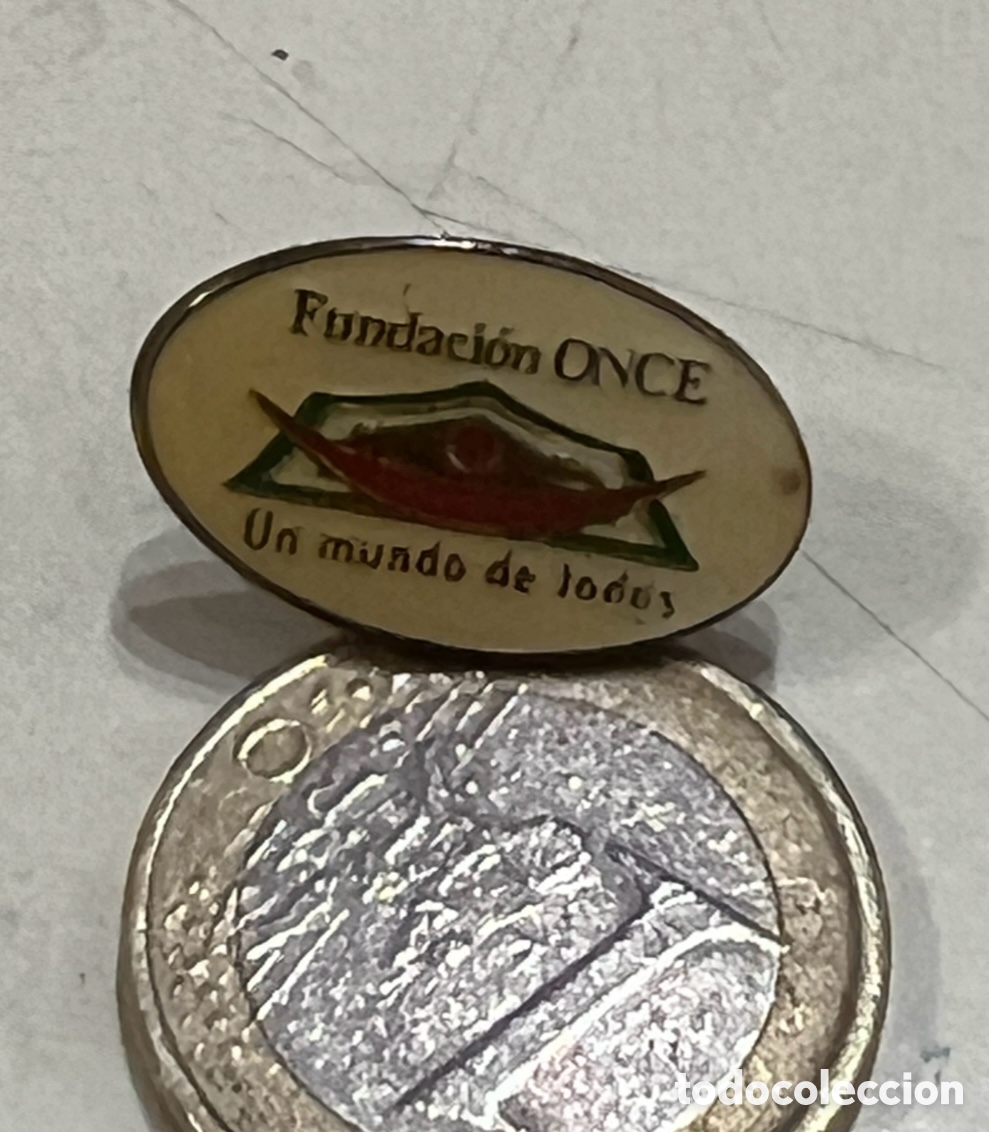 Pins de colecci&oacute;n: Pin. Fundacion ONCE. Un Mundo de Todos. Metal.