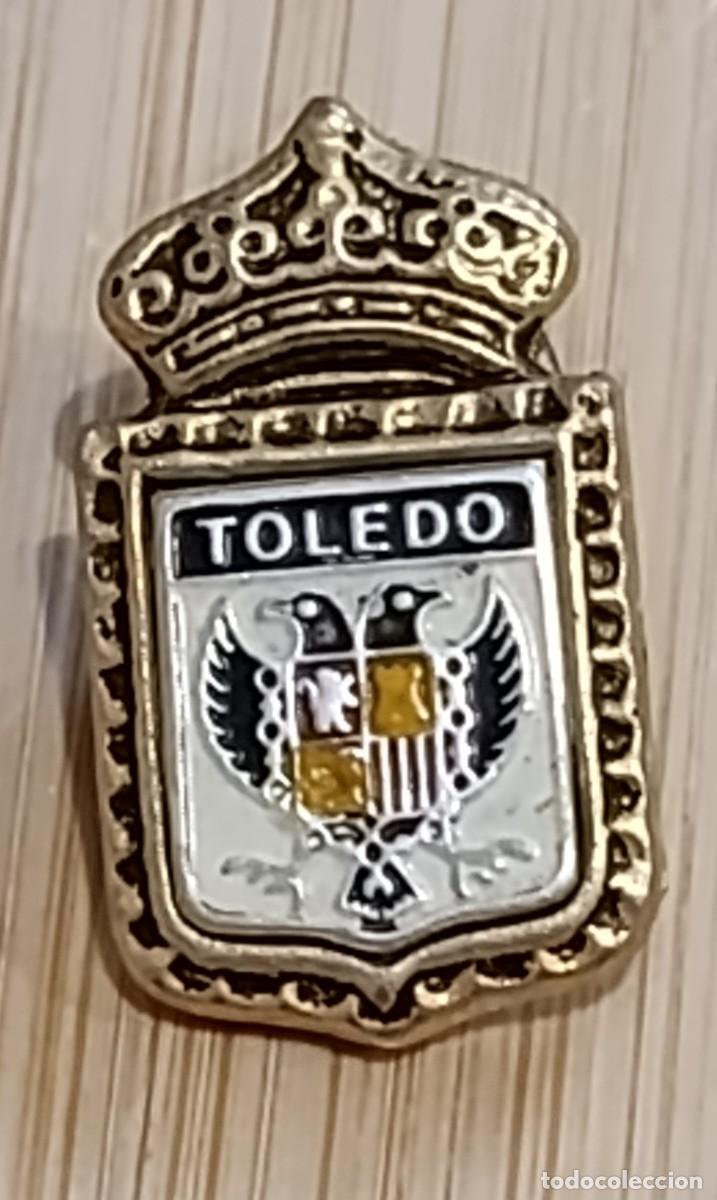 Collection pins: Pin Escudo de Toledo &Aacute;guila Bic&eacute;fala Souvenir Tur&iacute;stico Esmaltado