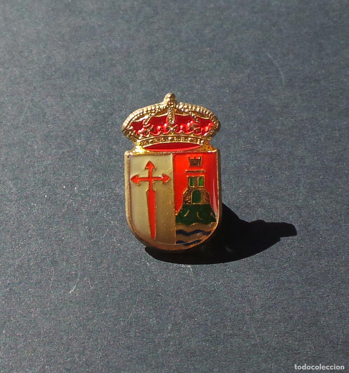 Collection pins: PIN ESCUDO MUNICIPAL DE PARACUELLOS DE JARAMA.