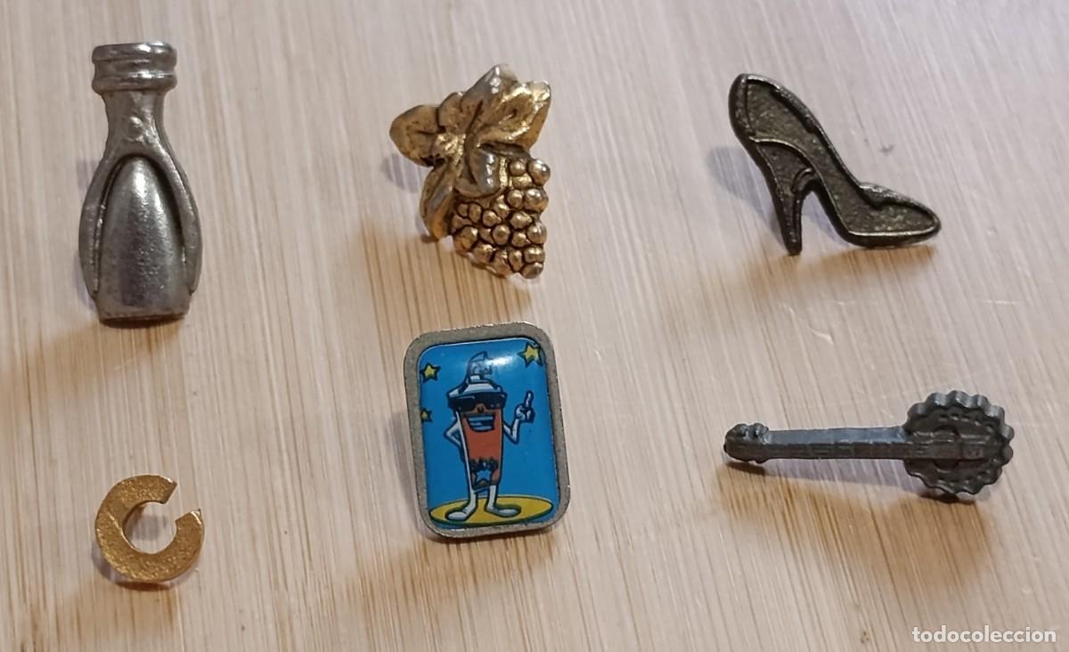 Pin's de collection: Lote 6 Pines Vintage Variados Botella Cerveza Racimo de Uvas Zapato Tac&oacute;n Guitarra Letra C Personaje
