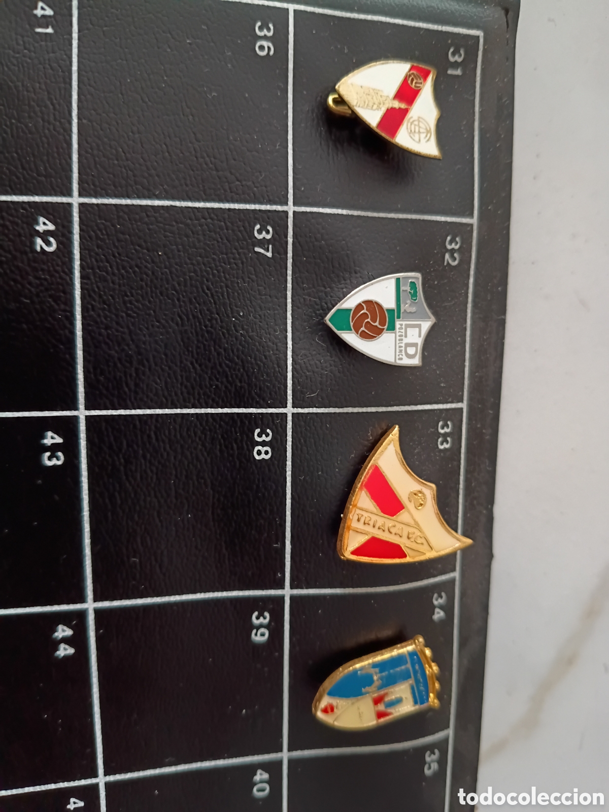 Pins de colecci&oacute;n: Pins ojal imperdible futbol