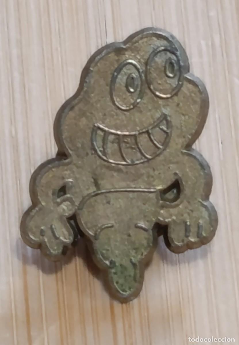 Pins e Spille di collezione: Pin Vintage Fantasma Sonriente Broche Metal Lat&oacute;n Retro