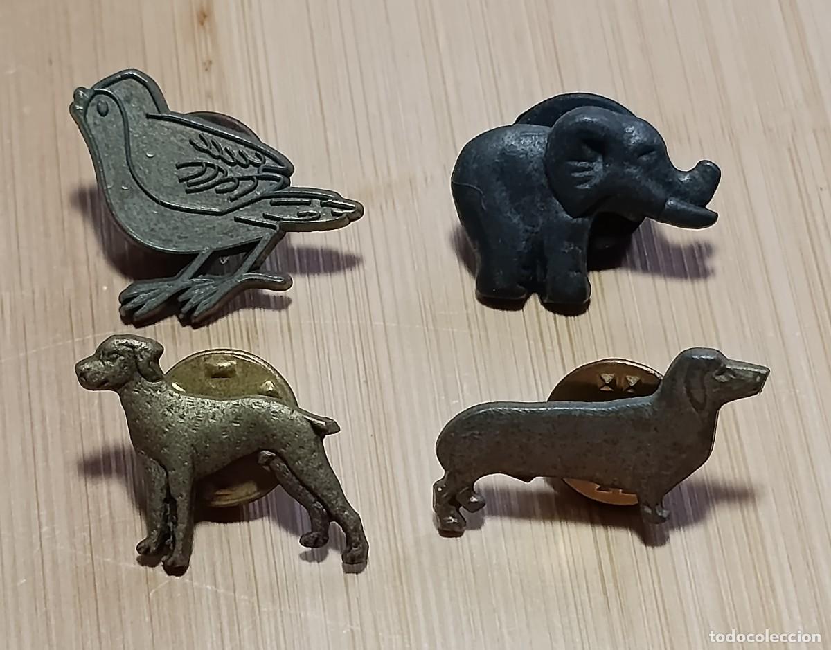 Pin's de collection: Lote de 4 Pins Vintage de Animales en Metal Perros (Teckel y Caza), Elefante y P&aacute;jaro