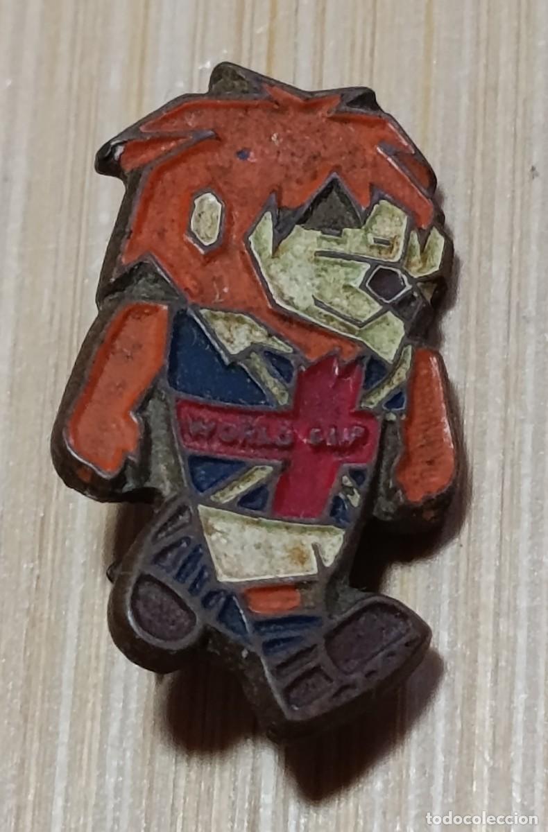 Collection pins: Insignia Pin Vintage Mascota Mundial Inglaterra 1966 World Cup Willie