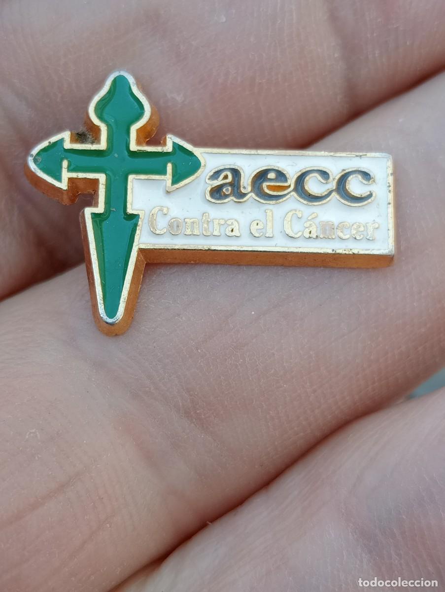 Pins de colecci&oacute;n: PINS AECC ASOCIACI&Oacute;N ESPA&Ntilde;OLA CONTRA CANCER INSIGNIA SANIDAD SALUD SOLIDARIDAD MEDICINA