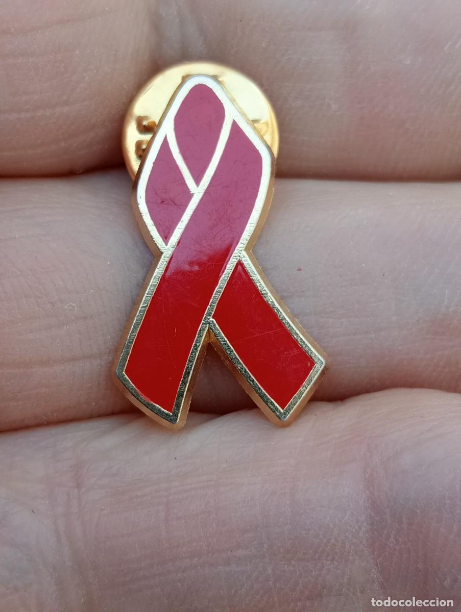 Pins de colecci&oacute;n: PINS LAZO ROJO SIDA INSIGNIA SANIDAD SALUD SOLIDARIDAD MEDICINA