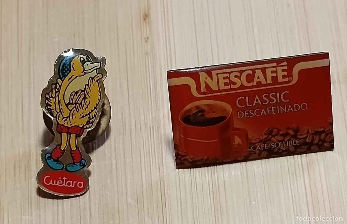 Sammlung von Pins: Lote de 2 Pins Vintage Publicitarios Mascota Cu&eacute;tara (Pato) y Nescaf&eacute; Classic Descafeinado