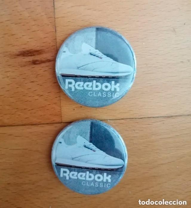 Sammlung von Pins: 2 PINS, CHAPAS, REEBOOK CLASSIC,ORIGINA
