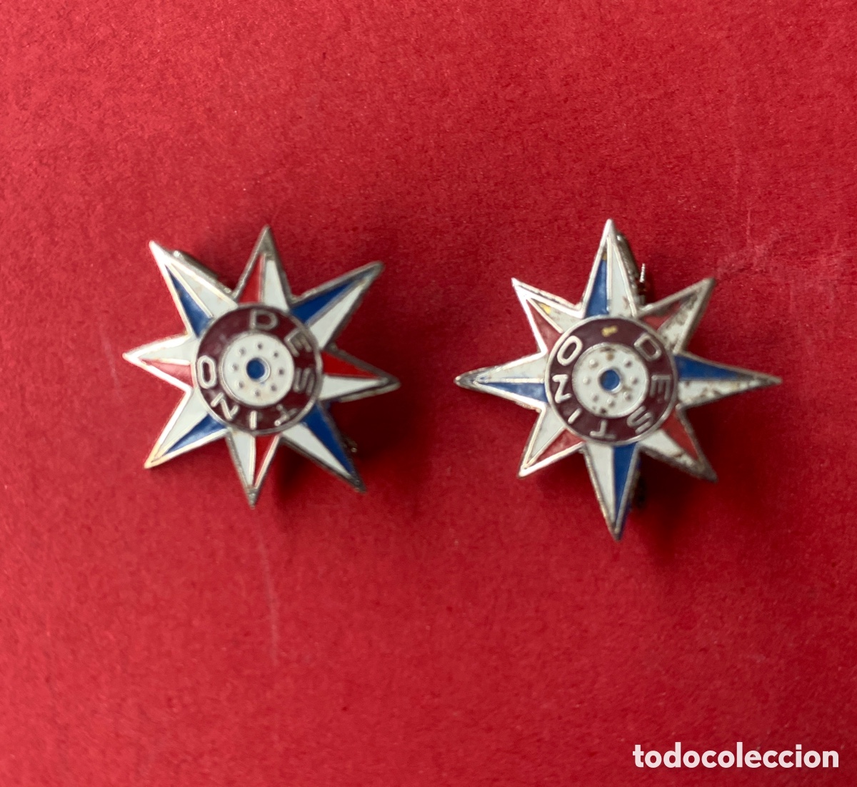 Pins de colecci&oacute;n: Dos Aguja insignia con estrella y palabra DESTINO
