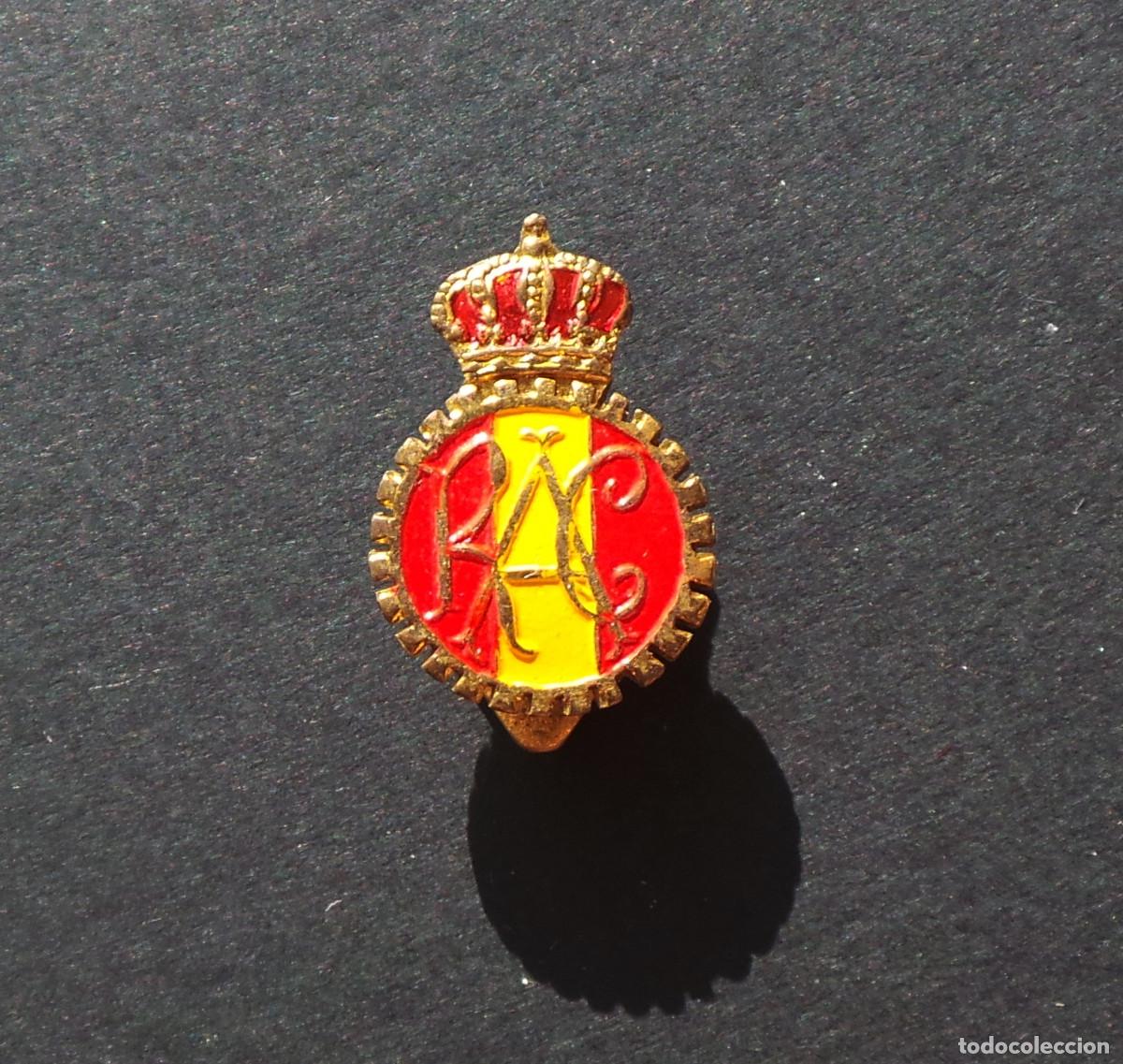 Pin's de collection: INSIGNIA VINTAGE REAL AUTOM&Oacute;VIL CLUB DE ESPA&Ntilde;A (RACE), AUTOMOVIL&Iacute;STICA ESPA&Ntilde;OLA FUNDADA 1903.