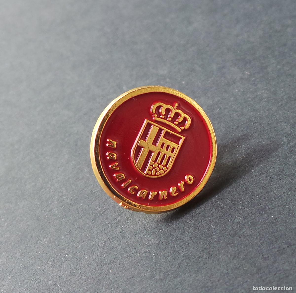 Pin's de collection: PIN CIRCULAR HER&Aacute;LDICO DE COLECCI&Oacute;N DE NAVALCARNERO, UN MUNICIPIO COMUNIDAD DE MADRID