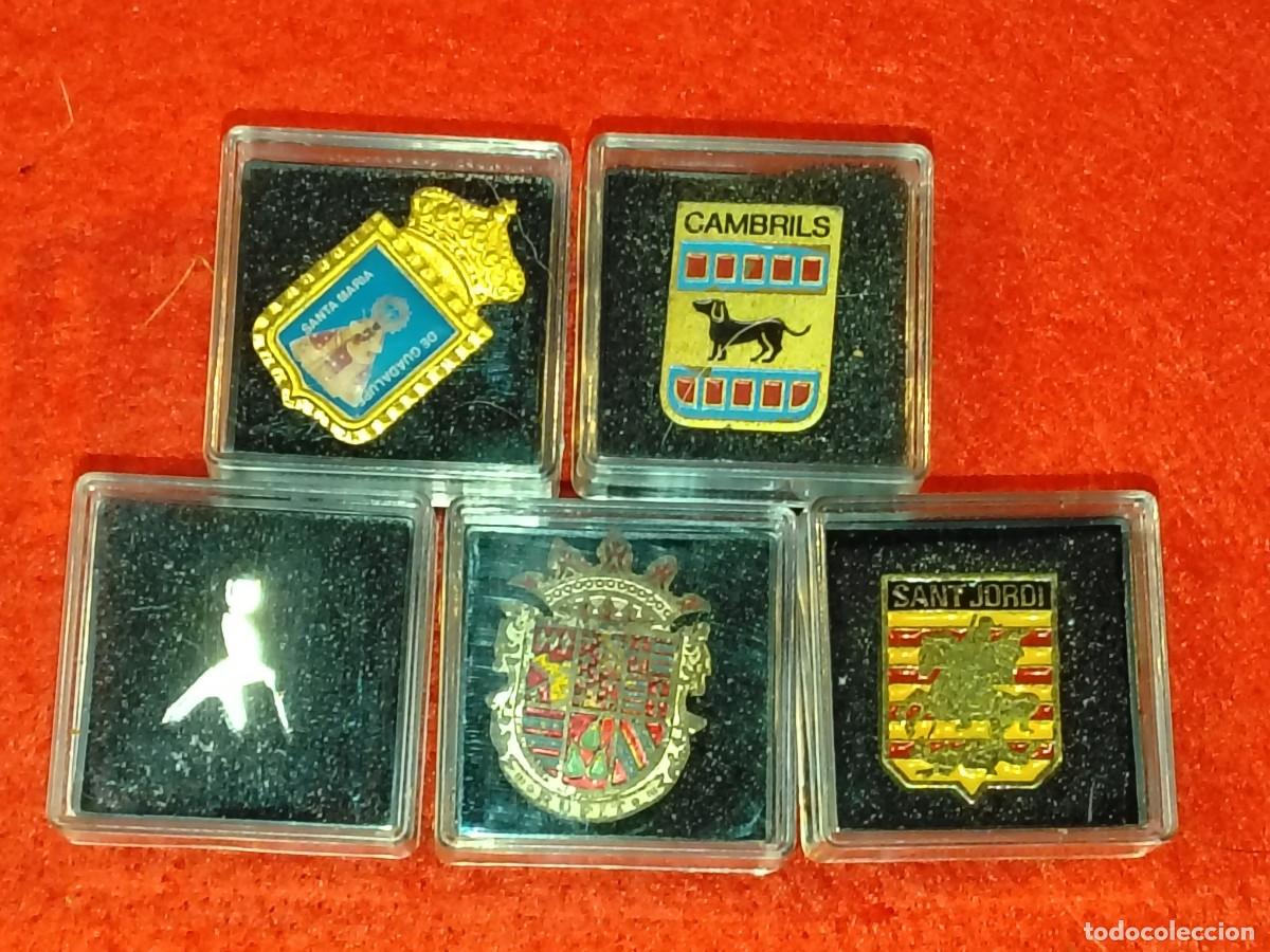 Pin's de collection: COLECCI&Oacute;N DE PINS DE ESCUDOS DE CAPITALES DE COMARCAS.