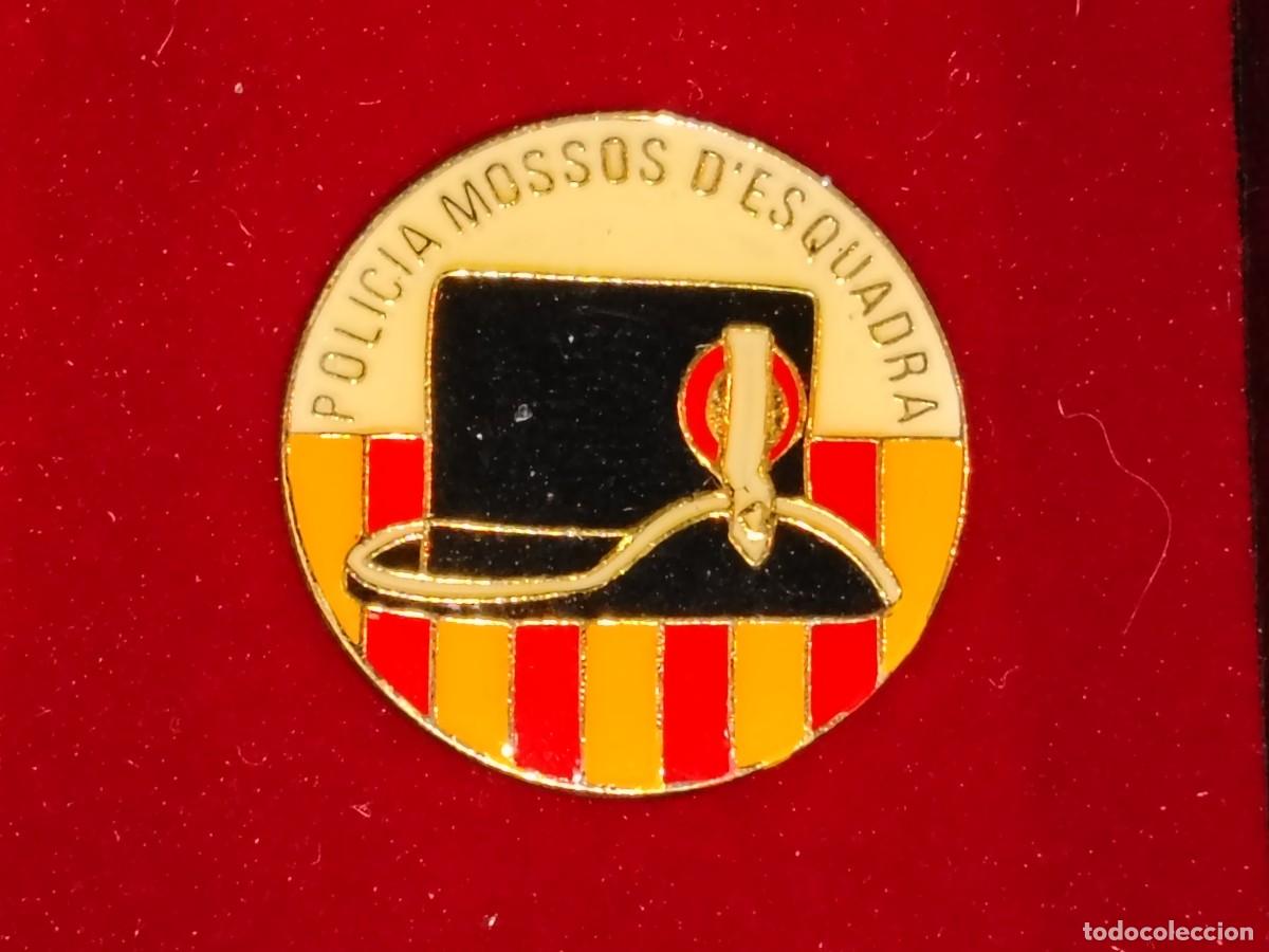 Pin's de collection: PIN VINTAGE POLICIA MOSSOS D&acute;ESQUADRA