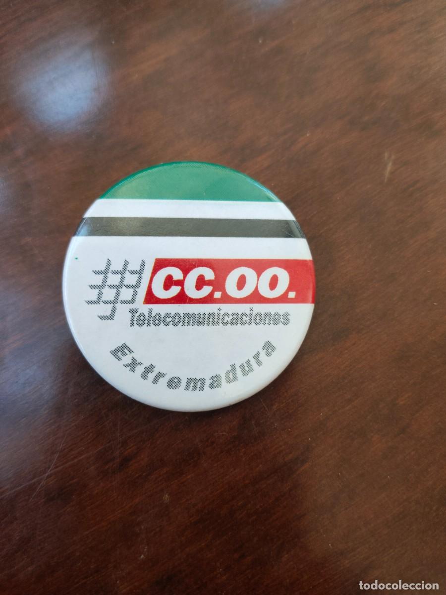 Pin's de collection: Chapa COMISIONES OBRERAS EXTREMADURA. TELECOMUNICACIONES.