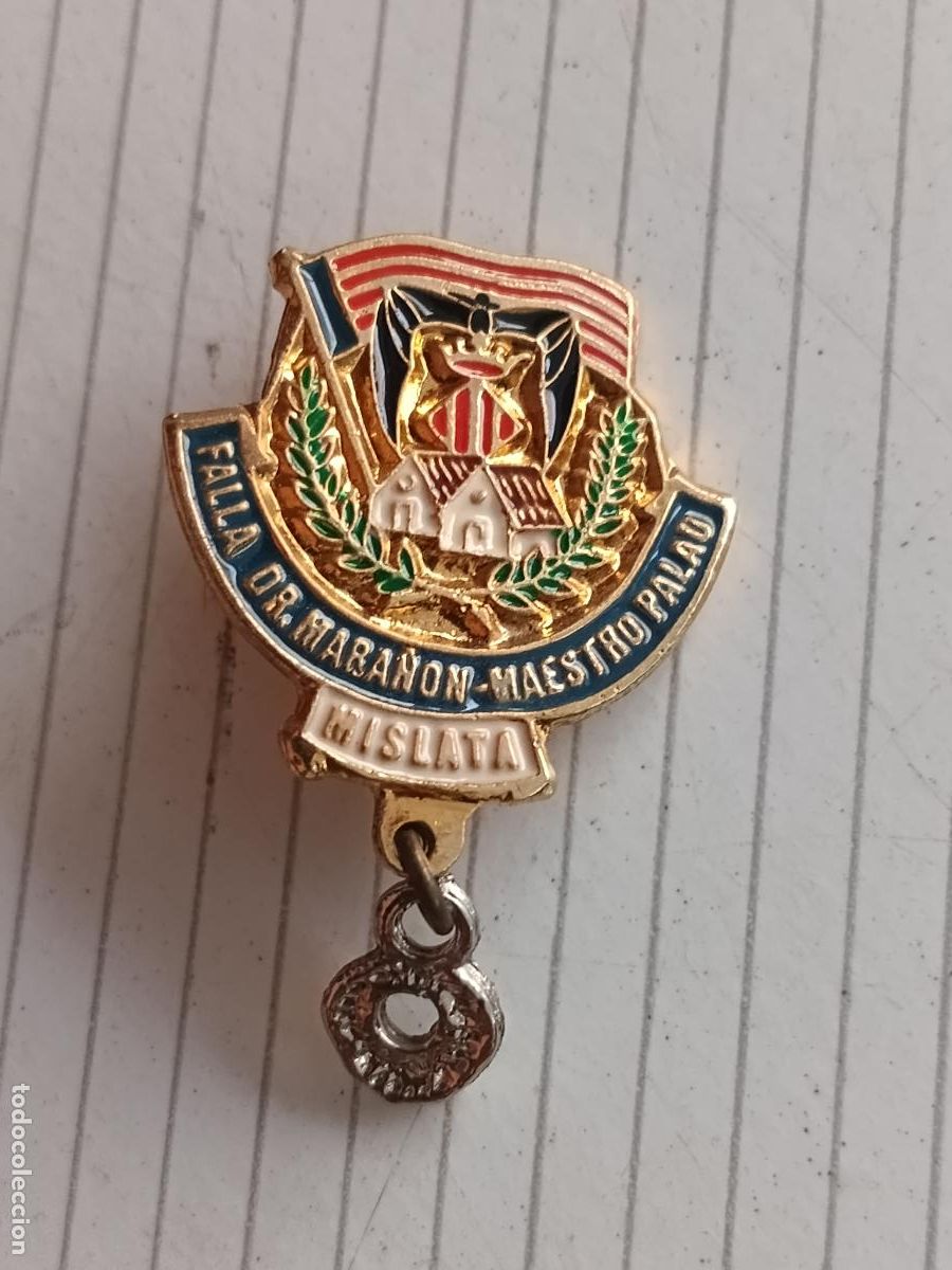 Sammlung von Pins: Fallas de Valencia, insignia fallera de la Falla Dr. Mara&ntilde;&oacute;n Maestro Palau, Mislata