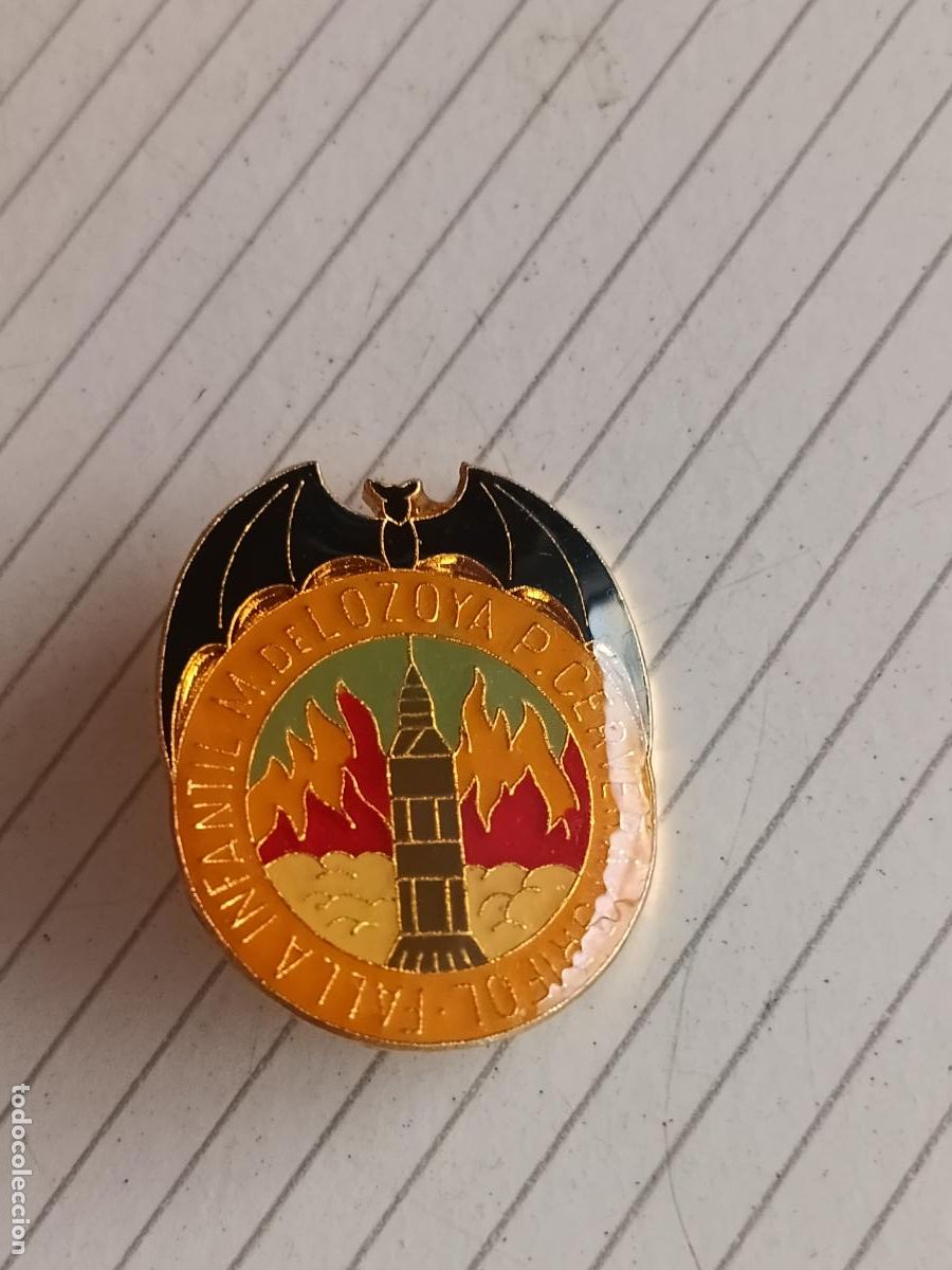 Collection pins: Fallas de Valencia, insignia fallera de la Falla infantil M. Lozoya P. Cervera