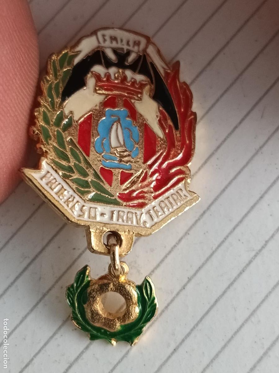 Pins de colecci&oacute;n: Fallas de Valencia, insignia fallera Falla Progreso Traves&iacute;a del Teatro - Foto 1