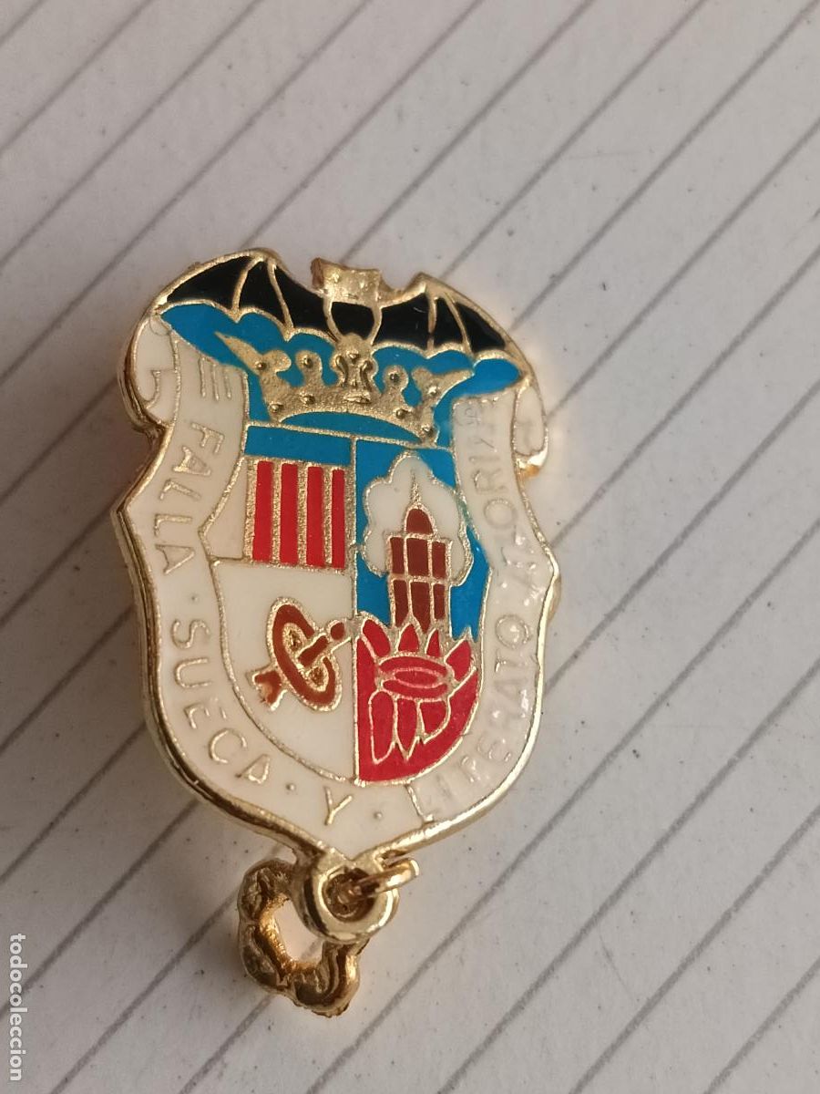 Pin's de collection: Fallas de Valencia. Insignia fallera de la Falla Sueca Literato Azor&iacute;n