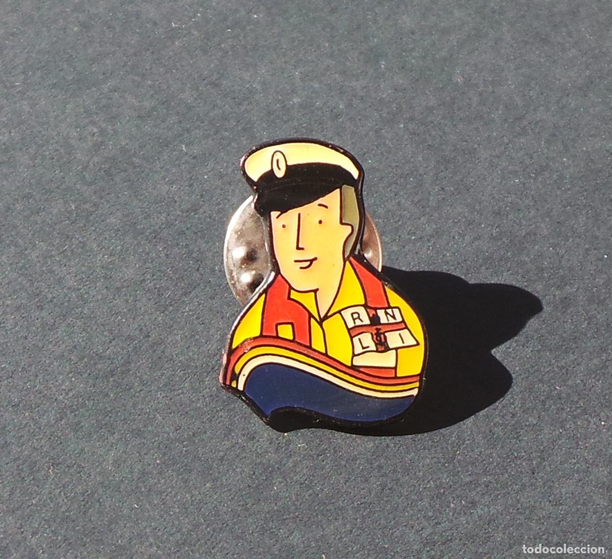 Pin's de collection: PIN RNLI. TIMONEL BOTES SALVAVIDAS DE RESCATE MAR&Iacute;TIMO BRIT&Aacute;NICO.