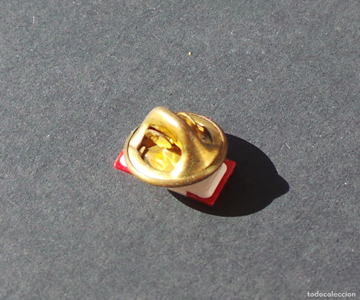 Pins de colecci&oacute;n: PIN DE SOLAPA CON LA BANDERA DE CANAD&Aacute;. - Foto 2