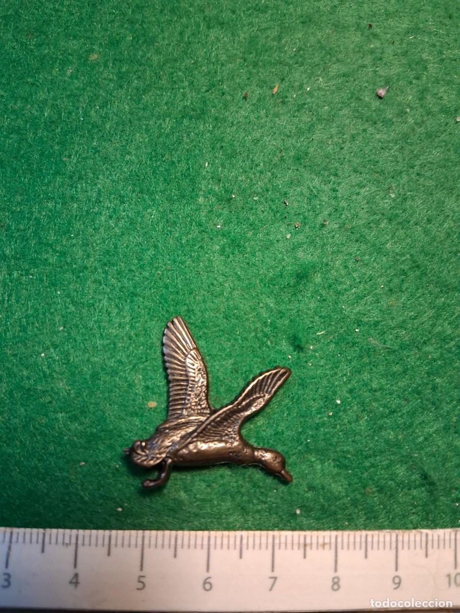 Pins de cole&ccedil;&atilde;o: PIN PATO VOLANDO, MET&Aacute;LICO.
