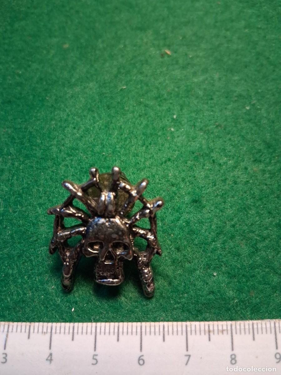 Sammlung von Pins: PIN CALAVERA, MET&Aacute;LICO.