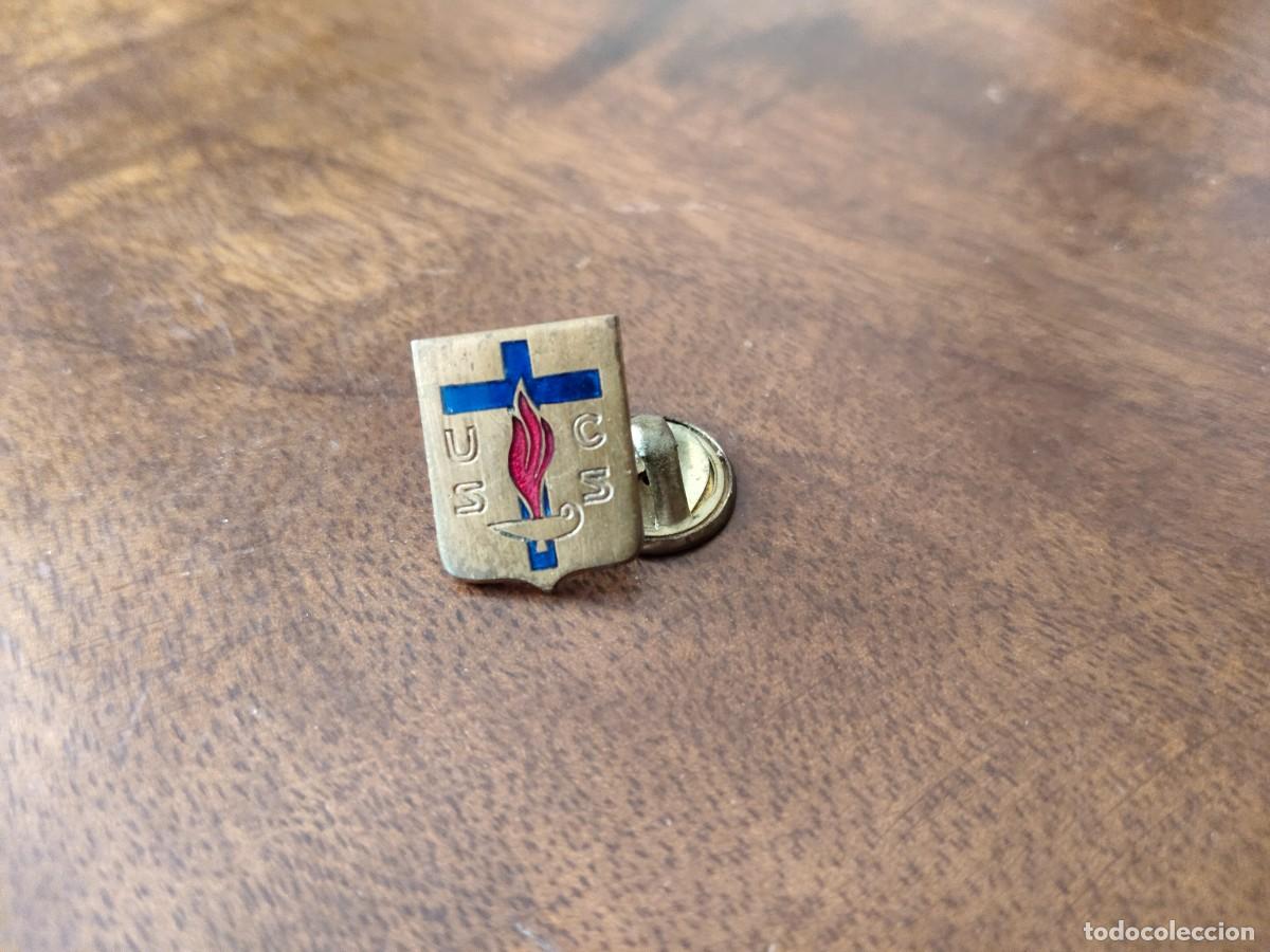 Sammlung von Pins: Insignia cristiana. Enfermer&iacute;a?