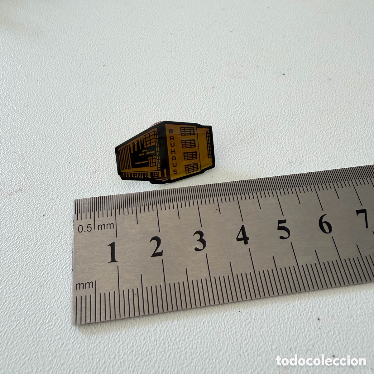 Pins de colecci&oacute;n: pin insignia met&aacute;lica bauhaus dessau edificio walter gropius arquitectura dise&ntilde;o alem&aacute;n