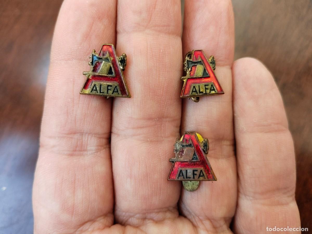 Pin's de collection: 3 Insignias de M&aacute;quinas de Coser Alfa. 2 de alfiler y una de ojal Eibar.