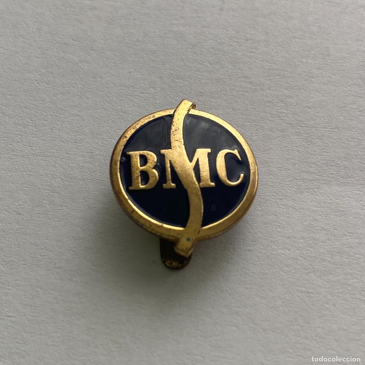 Collection pins: BMC SAVA, INSIGNIA SOLAPA