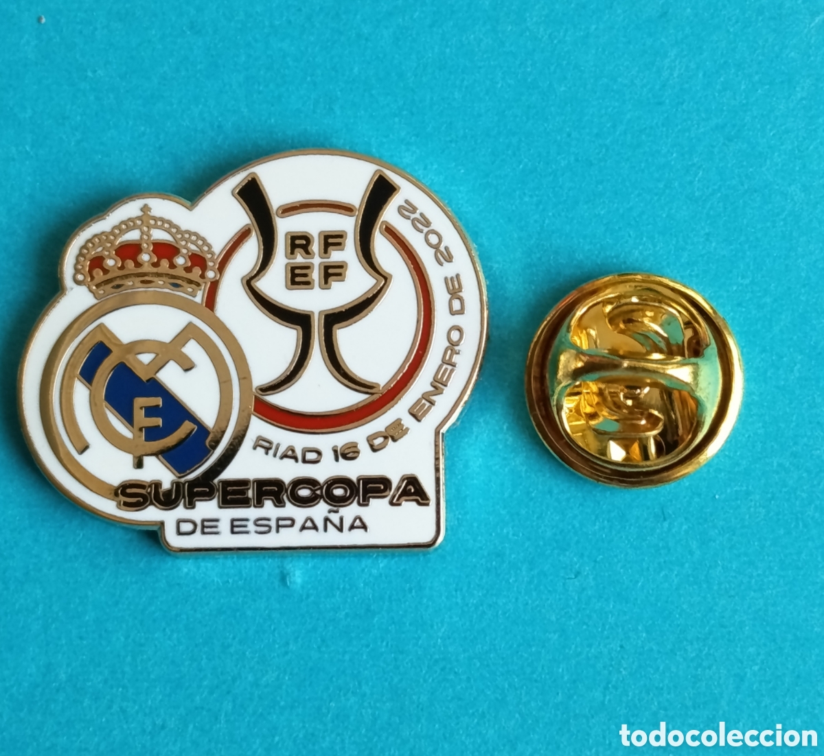 Pins de cole&ccedil;&atilde;o: PIN FUTBOL - ESMALTE - FINAL SUPER COPA DE ESPA&Ntilde;A 2022 - CAMPEON REAL MADRID - COLOR BLANCO