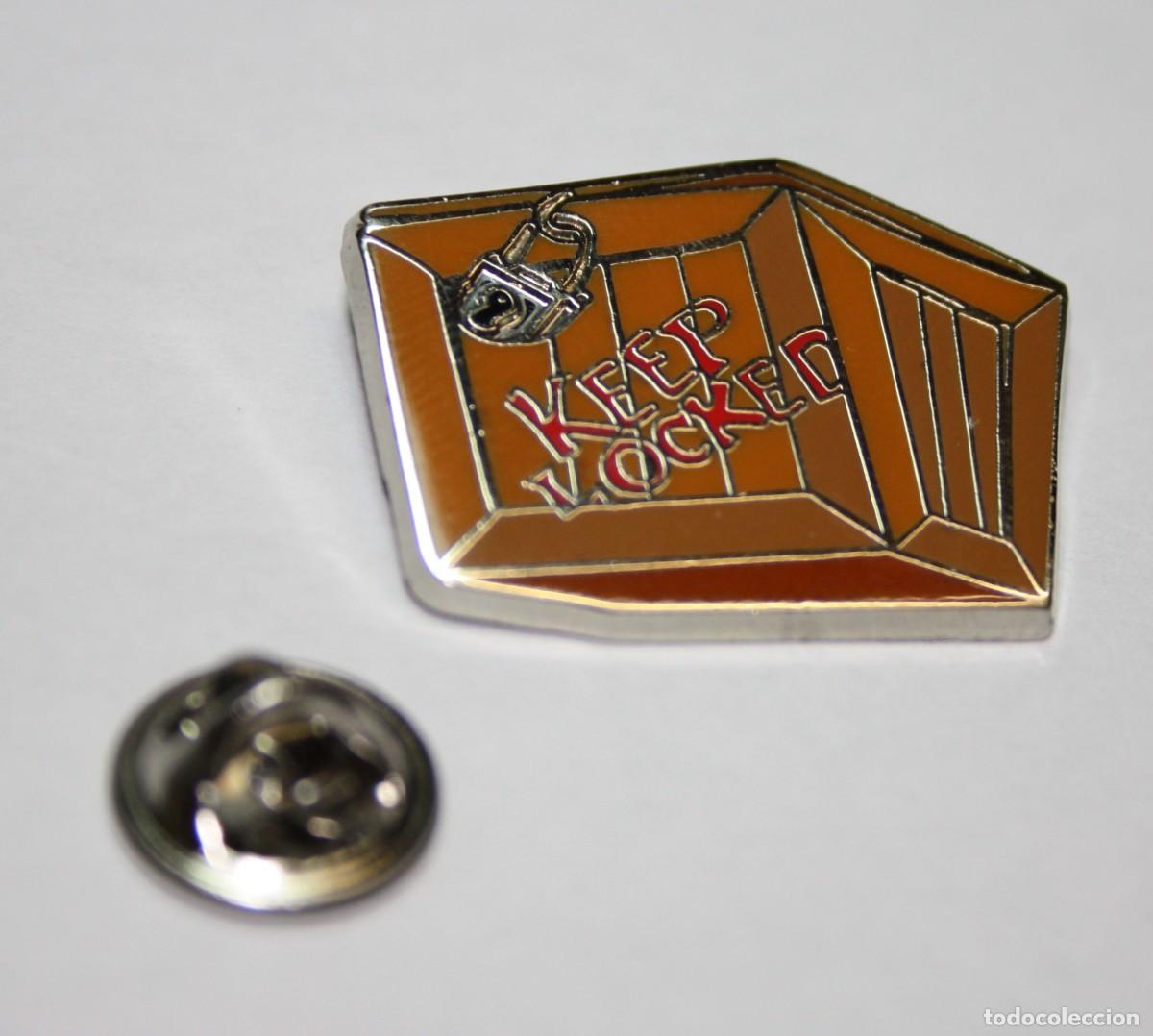 Pins de colecci&oacute;n: PINS, KEEP LOCKED, PIN (B) - Foto 1