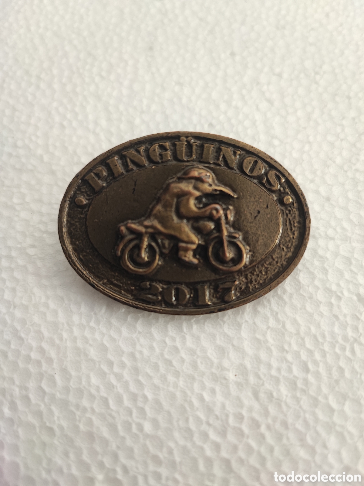 Pins e Spille di collezione: Ping&uuml;inos 2017, pin de la concentraci&oacute;n motera de Valladolid.