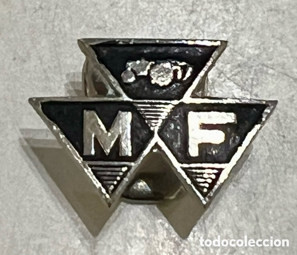 Pins e Spille di collezione: Pin de ojal. MASEY FERFUSON. Tractores. Metal. A&ntilde;os 60.