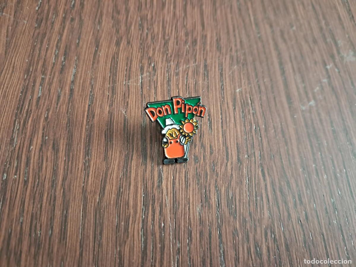 Sammlung von Pins: pin de publicidad, pipas don pip&oacute;n.