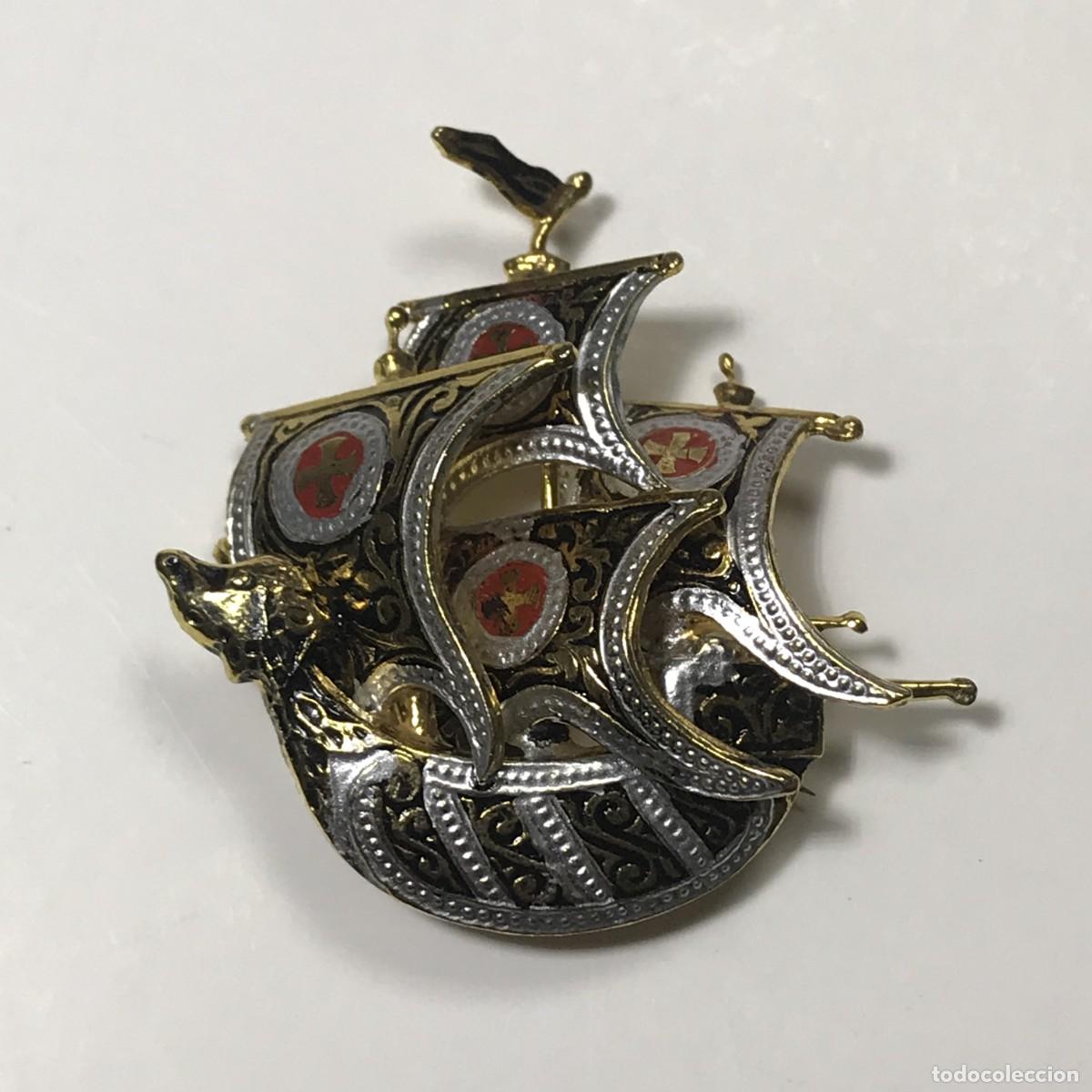 Collection pins: PINS, BROCHE CARABELA, PIN (E)