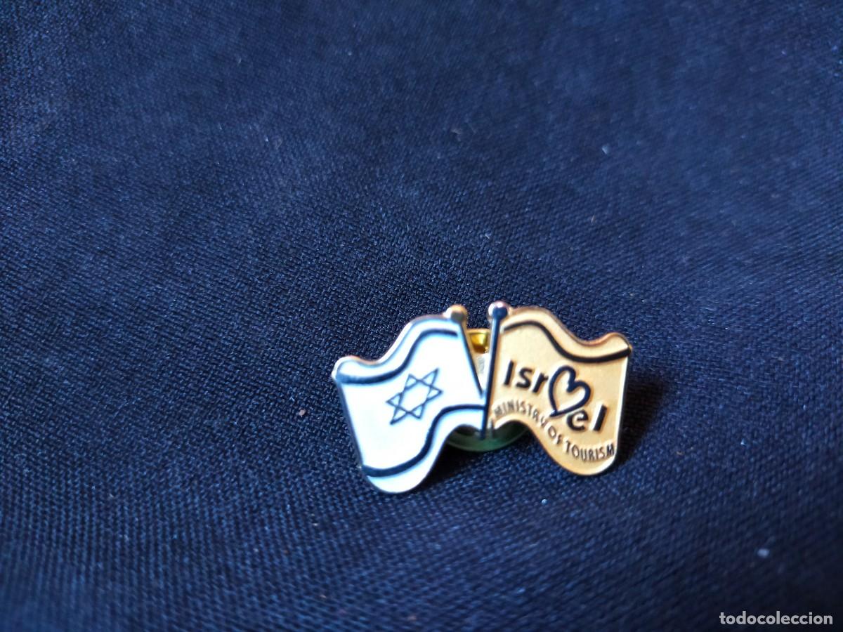 Sammlung von Pins: PIN INSIGNIA BANDERA CON LEYENDA. SRAEL - MINISTERIO DE TURISMO. A&Ntilde;OS 90.