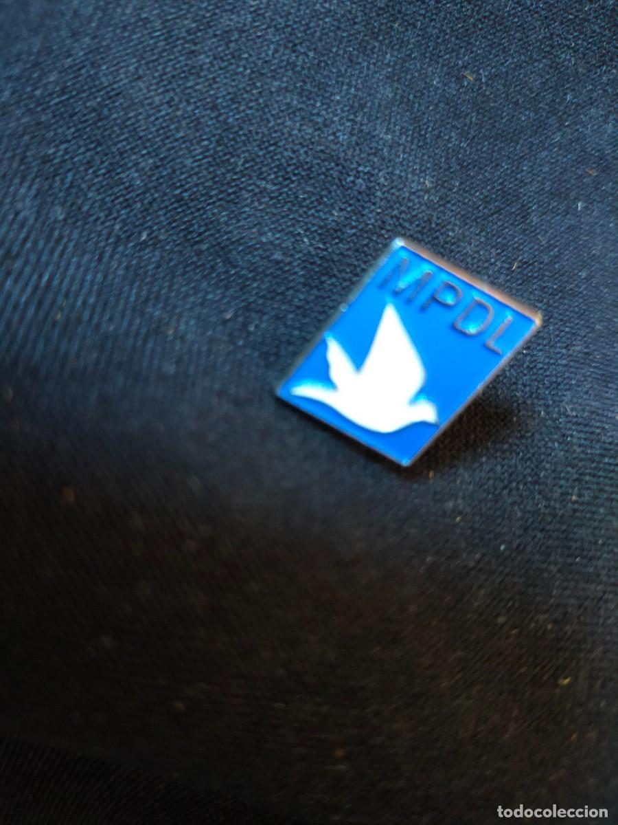 Sammlung von Pins: PIN INSIGNIA ESMALTADA. ONG MPDL- MOVIMIENTO POR LA PAZ. A&Ntilde;OS 80/90.
