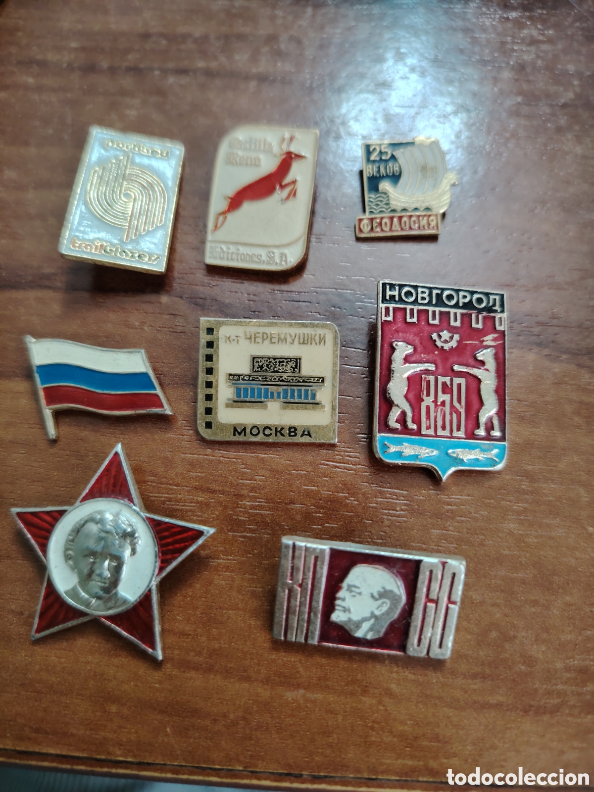 Pins de colecci&oacute;n: 8 insignias Rusas variadas - Foto 1