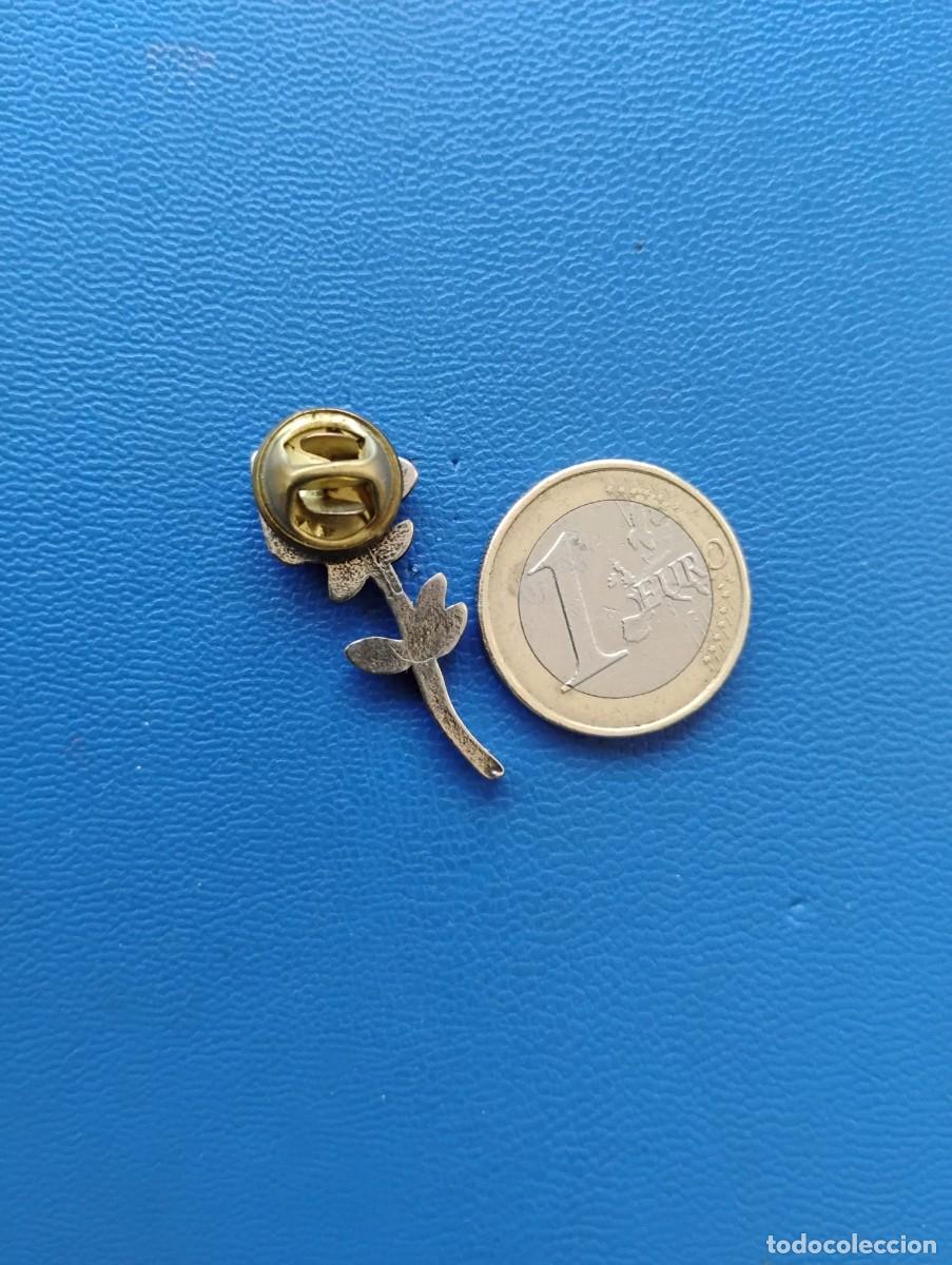 Pins de colecci&oacute;n: PIN EN FORMA DE ROSA - PLATEADO - Foto 2
