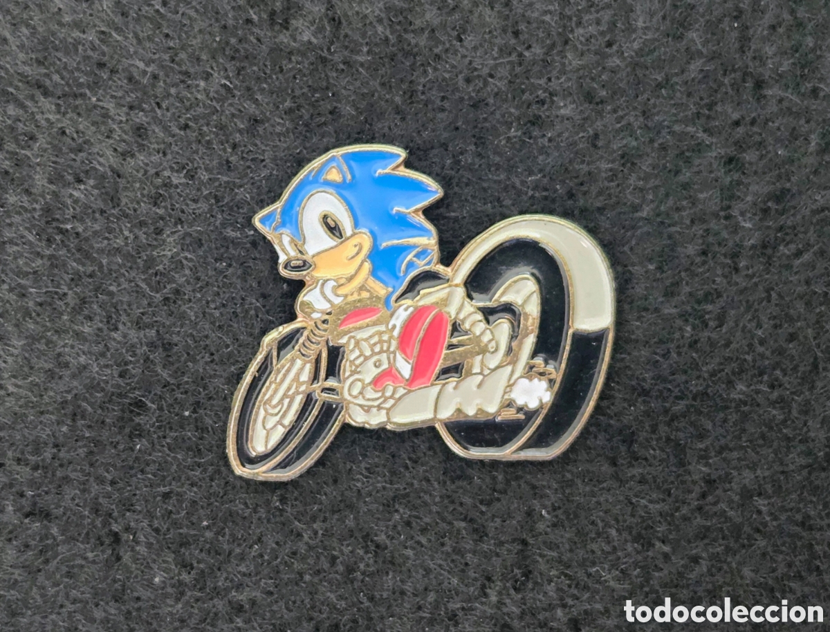 Pins de colecci&oacute;n: Pin Sonic en Moto. SEGA Original. - Foto 1