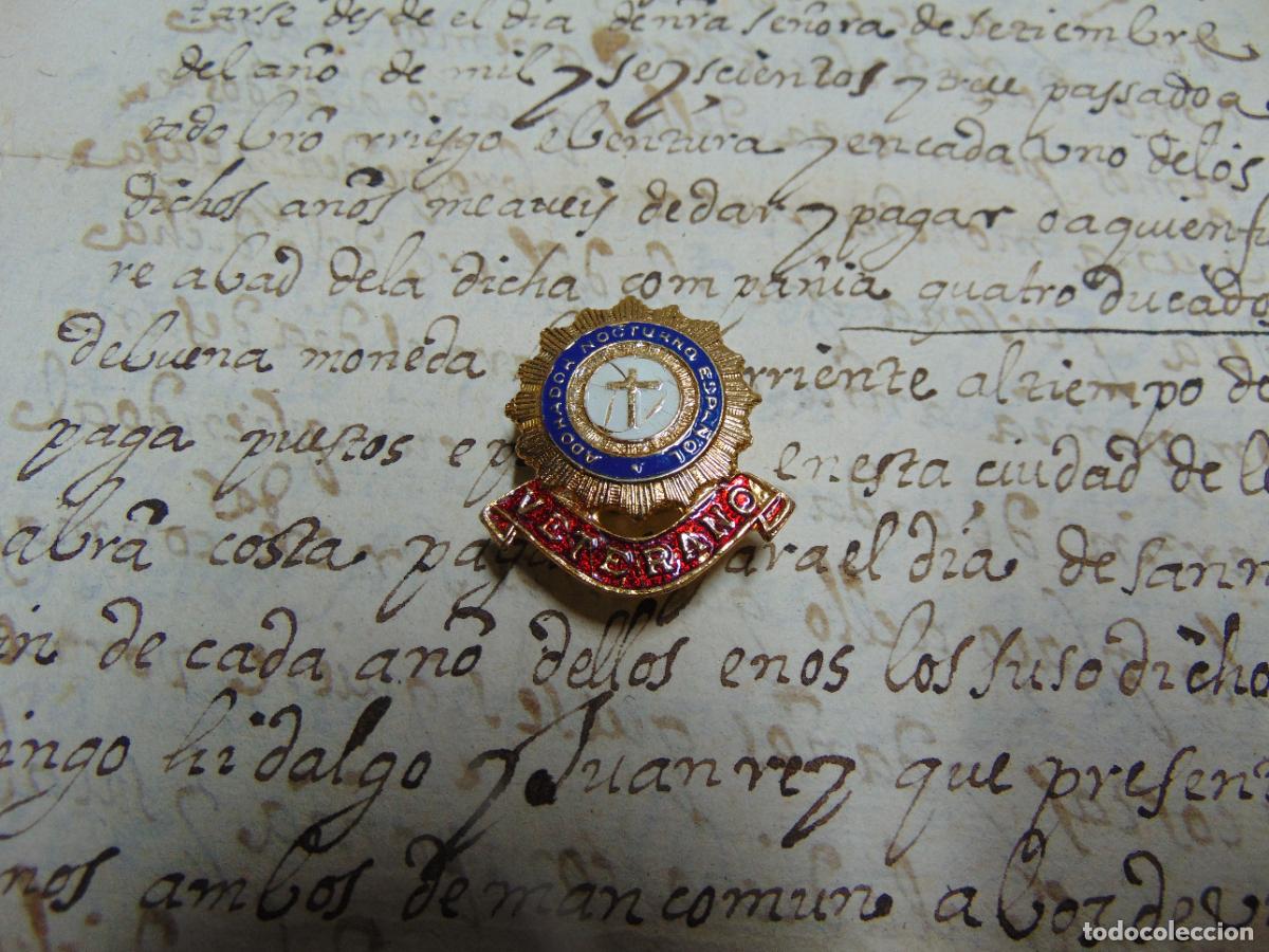 Pins de colecci&oacute;n: INSIGNIA DE ADORACION NOCTURNA DE VETERANO, S XX, 3x3,5CM