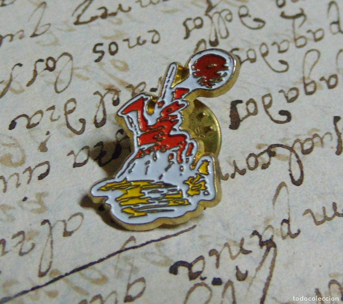 Pins de colecci&oacute;n: PIN CON FIGURA DE DON QUIJOTE DE COLORES, NUEVO