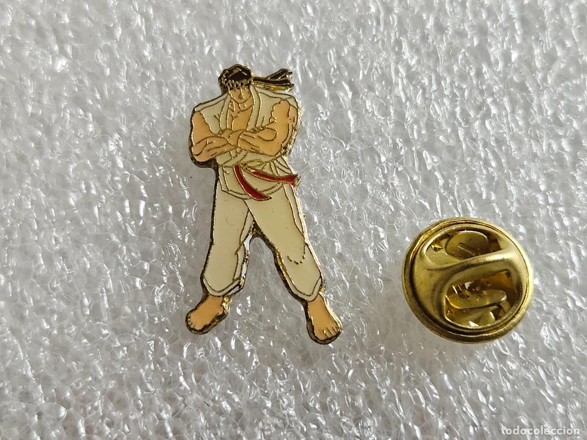 Pins de colecci&oacute;n: Pin Street Fighter pins de los a&ntilde;os 90 pines nintendo capcom sega sonic Super mario