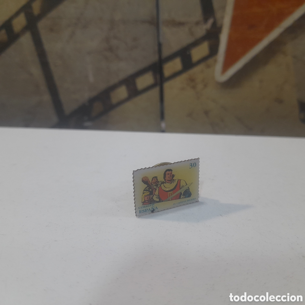Pins de colecci&oacute;n: Pin Capit&aacute;n Trueno sello