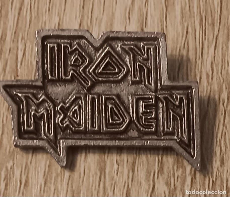 Pins de colecci&oacute;n: PIN INSGNIA DE METAL HEAVY METAL IRON MAIDEN A&Ntilde;OS 90