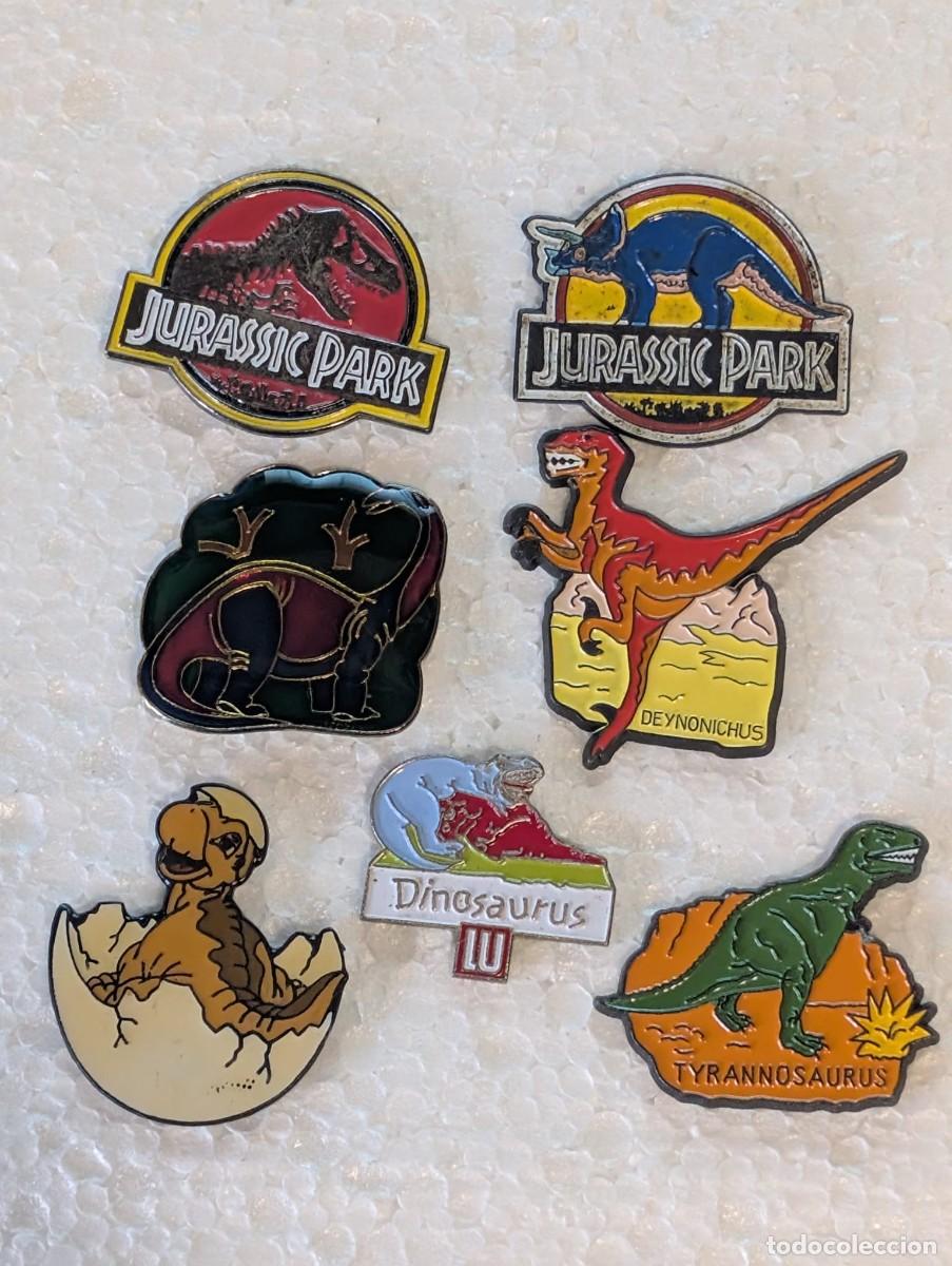 Pins de colecci&oacute;n: Lote 8 Pins Dinosaurios Jurassic Park Din&oacute;polis