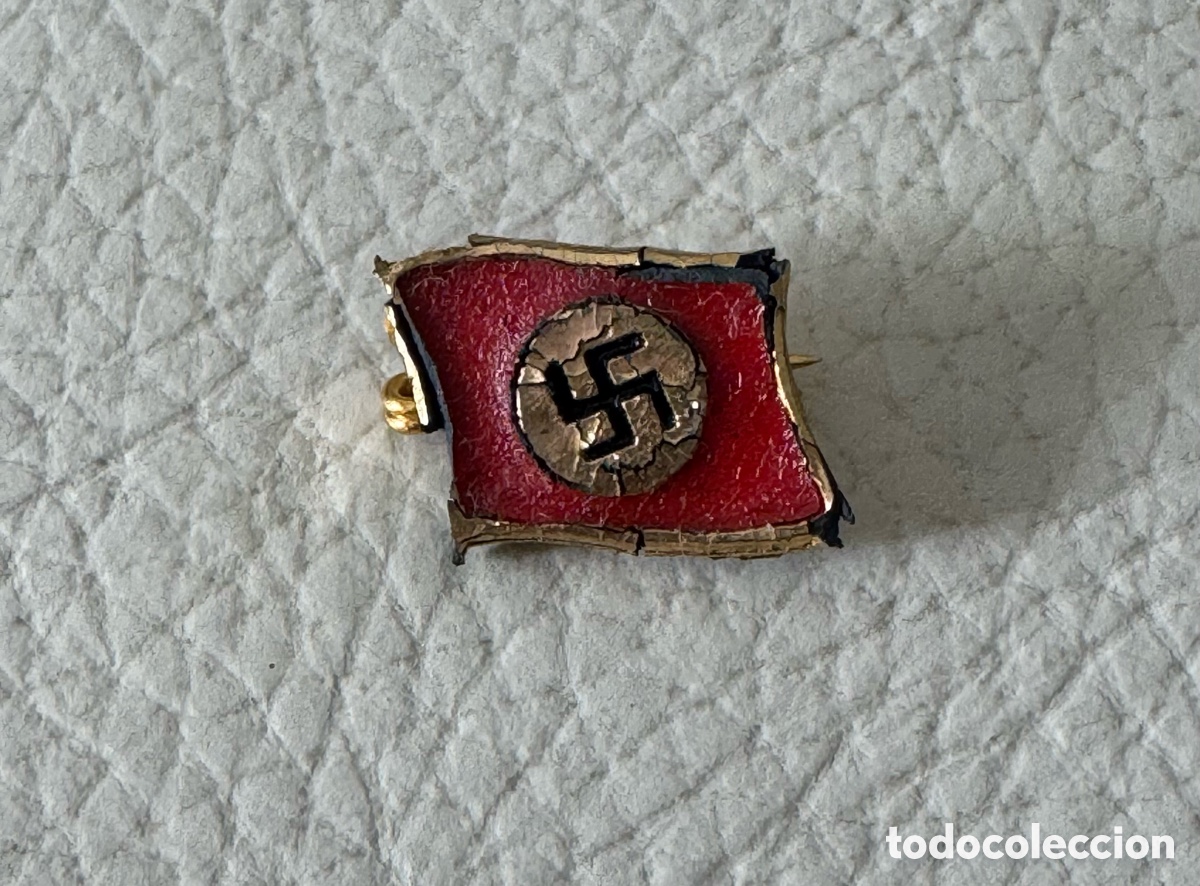 Pins de colecci&oacute;n: Pin original bandera NSDAP, modelo temprano 1933-35. Hitler. III Reich. Esvastica. Nazi